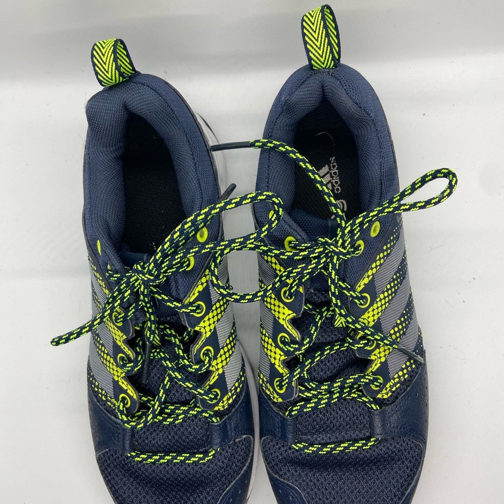 Men’s 7.5 Adidas hiking tennis shoes. - Picture 2 of 4